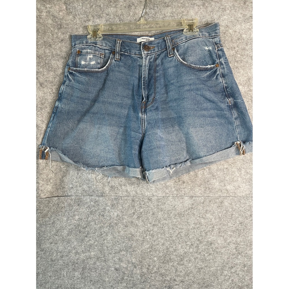 Kensie Jeans Distressed Denim Shorts Medium Wash Raw Hem Size 8/29‎ Distressed